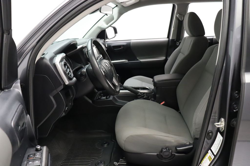 2018 Toyota Tacoma SR5 14