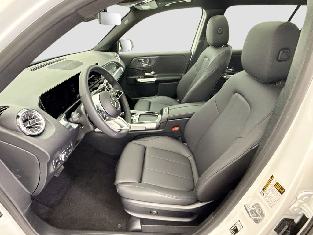 Used 2026 White Mercedes-Benz GLB 250 image 17