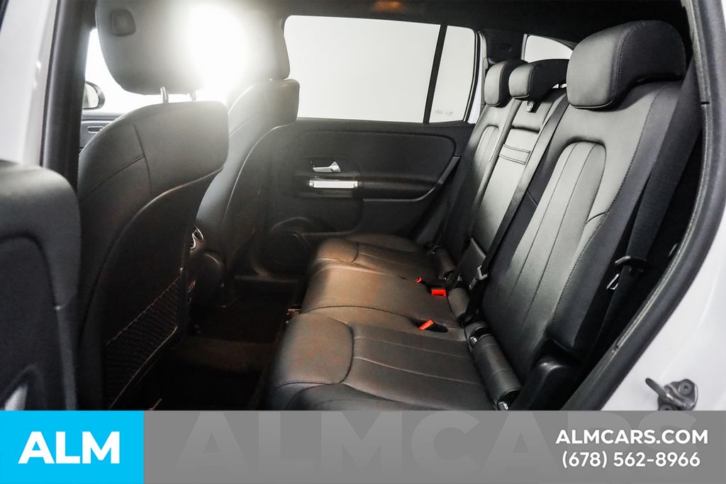 Used 2022 White Mercedes-Benz GLB 250 image 17