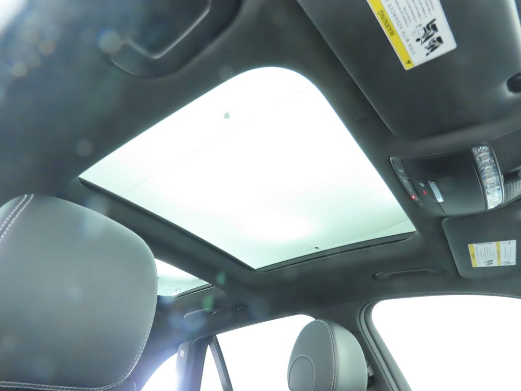 Thumbnail: 2022 Mercedes-Benz GLC - 18