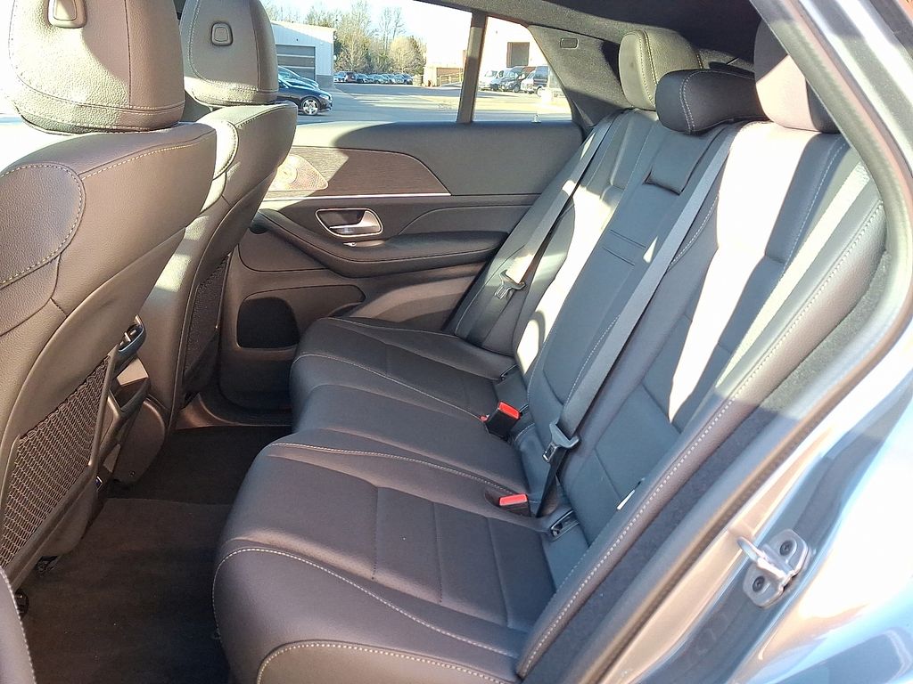 Thumbnail: 2026 Mercedes-Benz GLE - 6