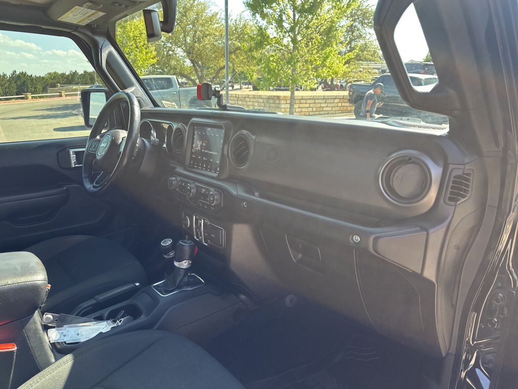 Used Car 2022 Jeep Gladiator  For Sale Under $30,000 In Austin, Texas