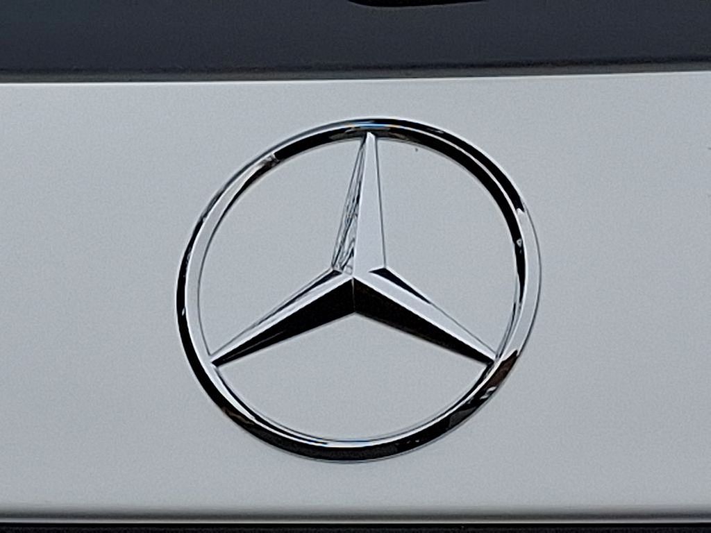 Thumbnail: 2025 Mercedes-Benz GLC - 24