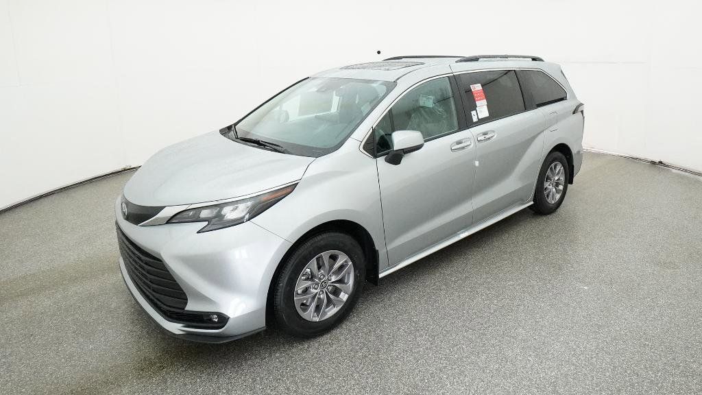 Thumbnail: 2025 Toyota Sienna - 1