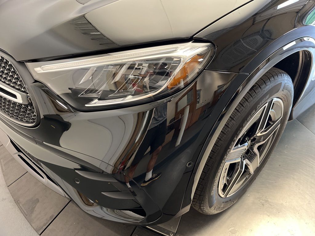 Thumbnail: 2025 Mercedes-Benz GLC - 9