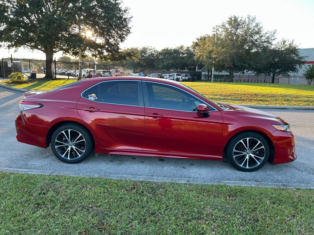 Thumbnail: 2019 Toyota Camry - 6