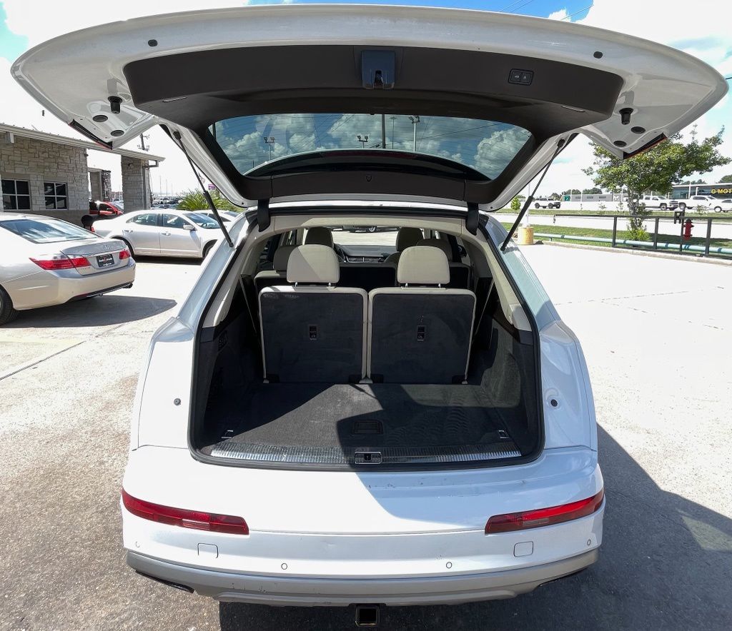 2018 Audi Q7 3.0T Prestige White at Autostrade