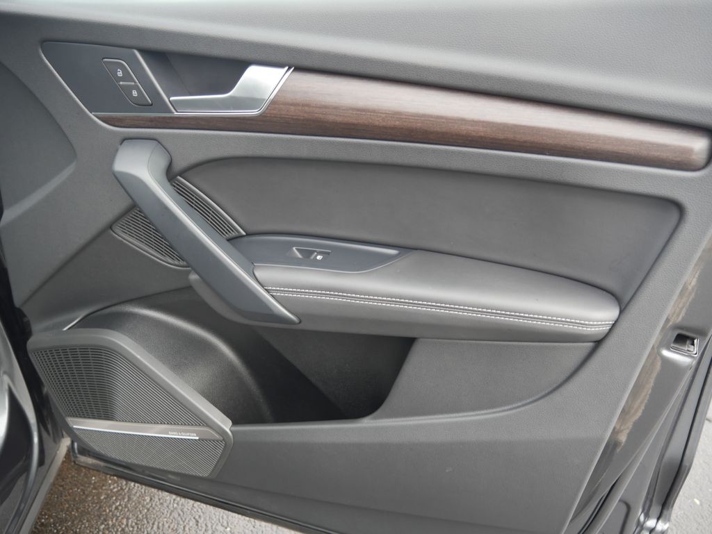 Thumbnail: 2023 Audi Q5 - 28