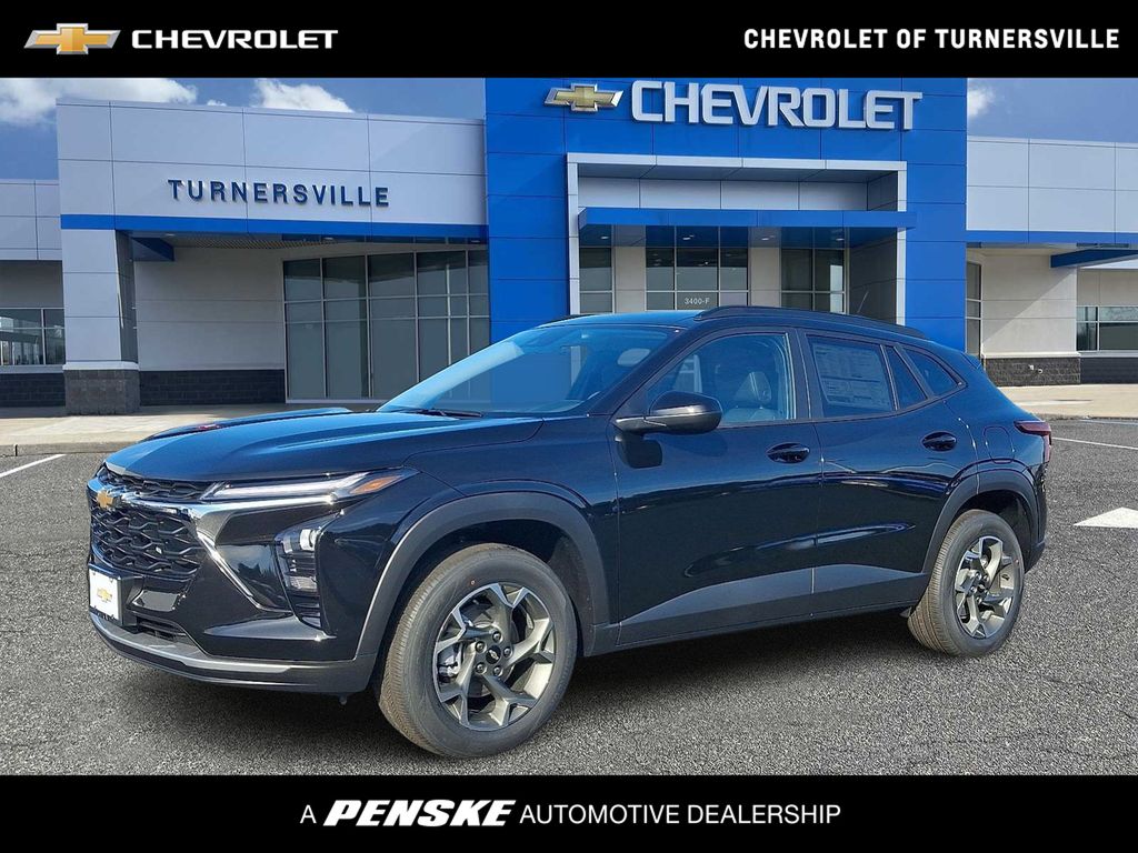 2025 Chevrolet Trax LT Hero Image