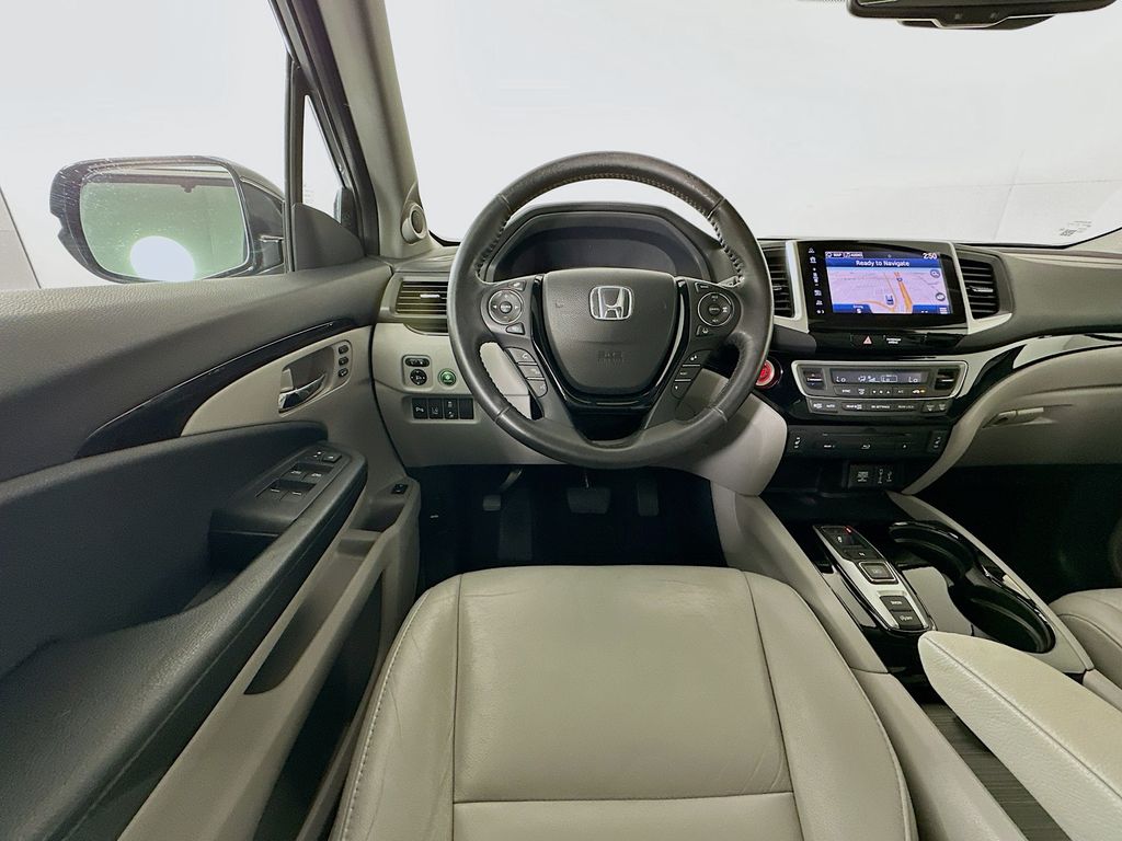 Thumbnail: 2018 Honda Pilot - 24