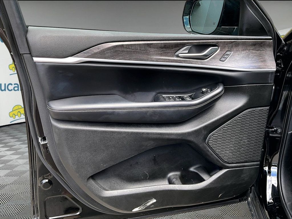 2023 Jeep Grand Cherokee L — photo 10