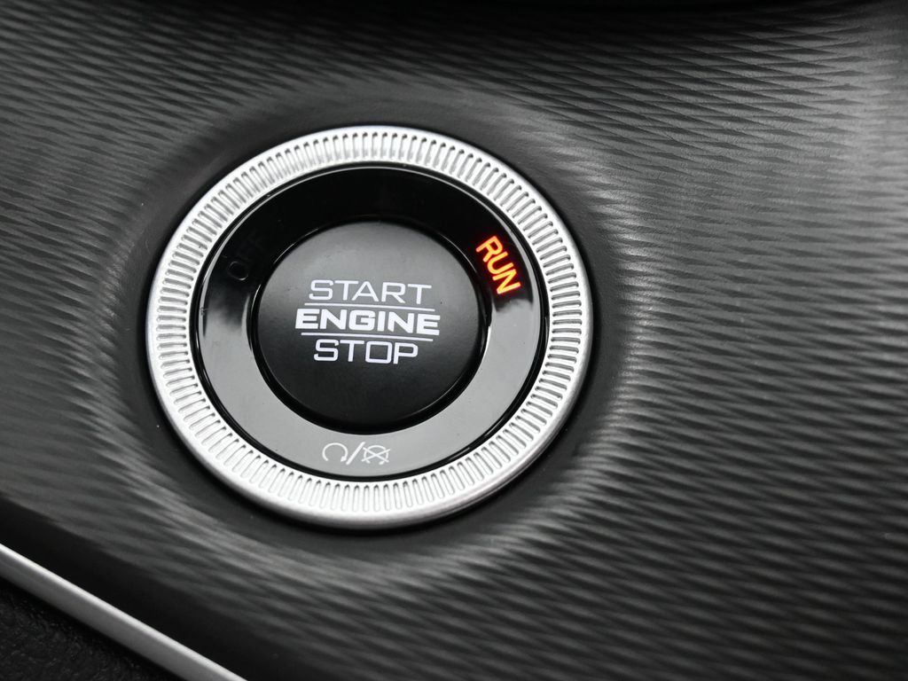 Used 2025 Diamond Black Crystal Pearlcoat Jeep Laredo image 28