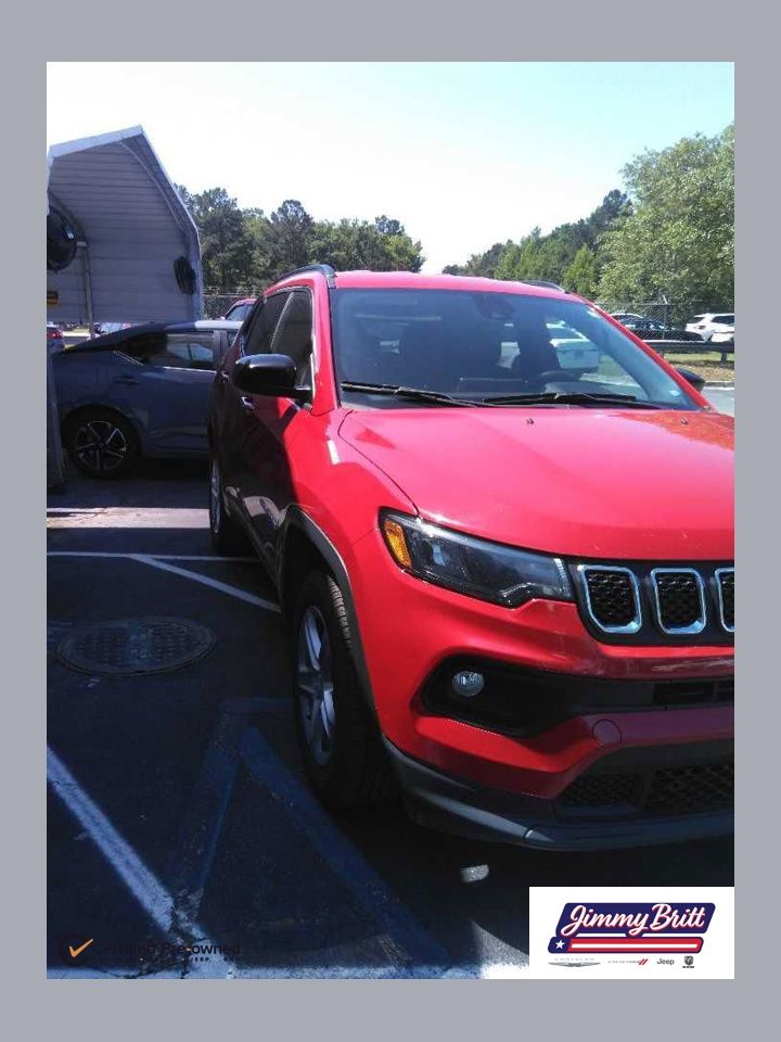 Red Hot Pearlcoat 2024 Jeep Compass Latitude 4WD SUV / Crossover Four-Wheel Drive 8-Speed Automatic