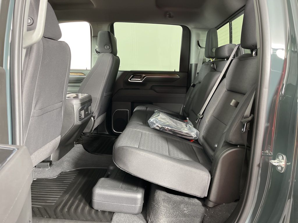 2025 Chevrolet Silverado 2500 LT 27