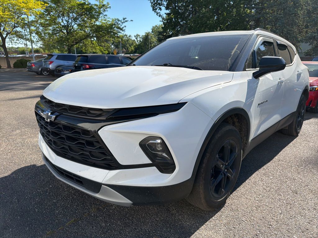 2023 Chevrolet Blazer 2.0T 2LT AWD's photo