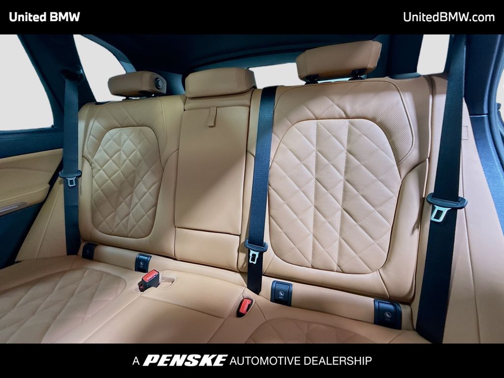 Thumbnail: 2026 BMW X5 - 13