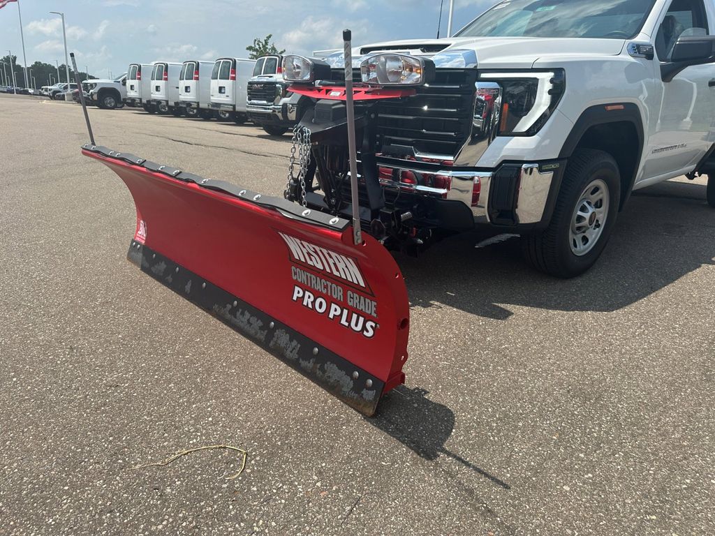 2024 GMC Sierra 2500HD Pro 18