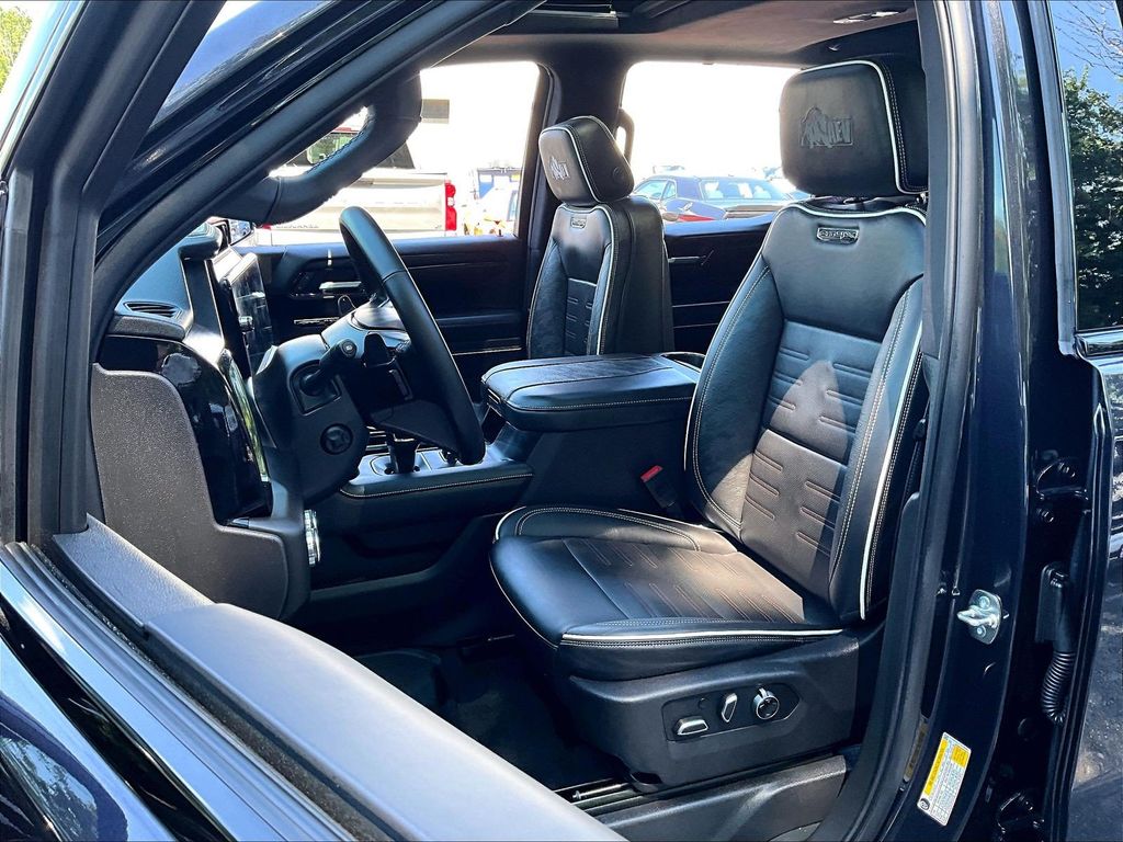 2026 GMC Sierra 1500 — photo 10