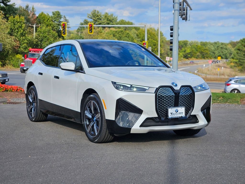 2025 BMW iX xDrive50 AWD