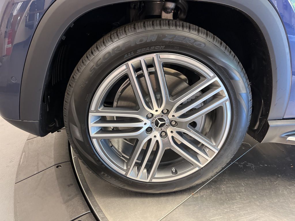 Thumbnail: 2026 Mercedes-Benz GLS - 10