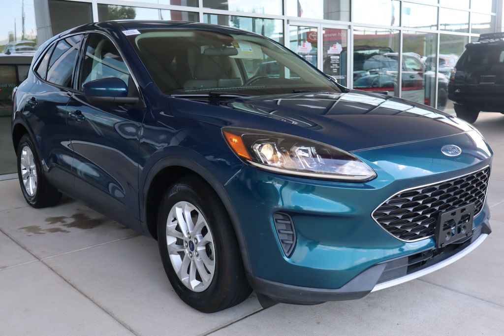  2020 Ford Escape SE FWD   