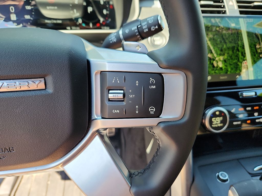 Thumbnail: 2026 Land Rover Discovery - 23