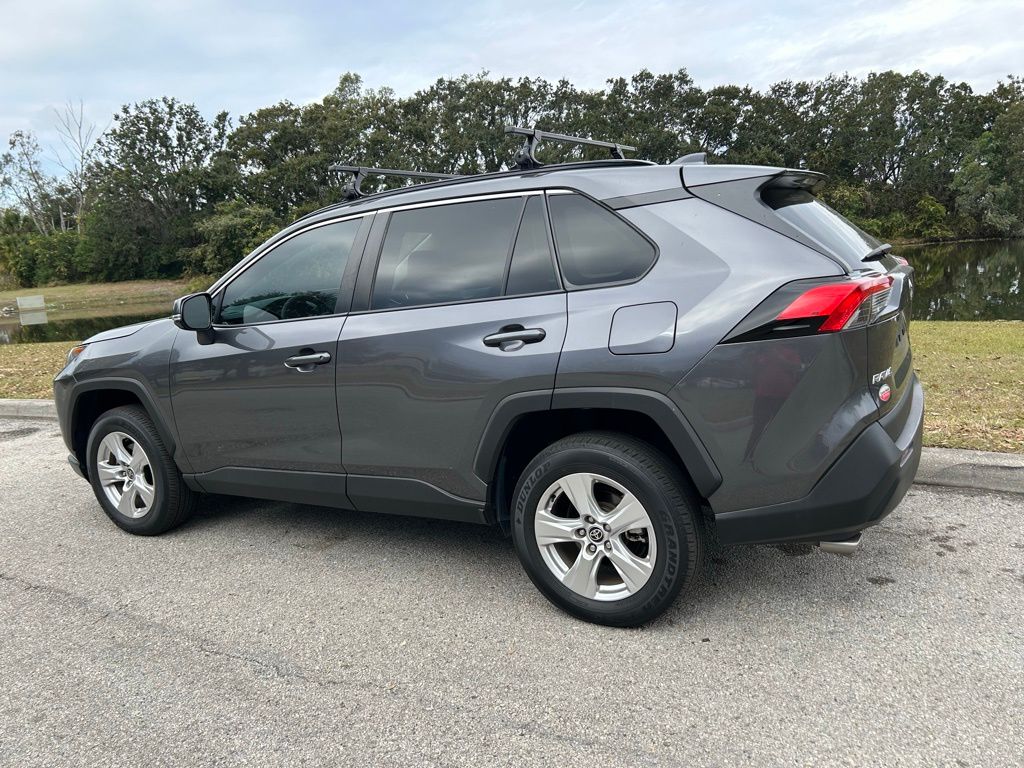 Thumbnail: 2021 Toyota RAV4 - 3