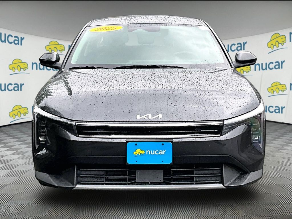 2025 Kia K4 — photo 2