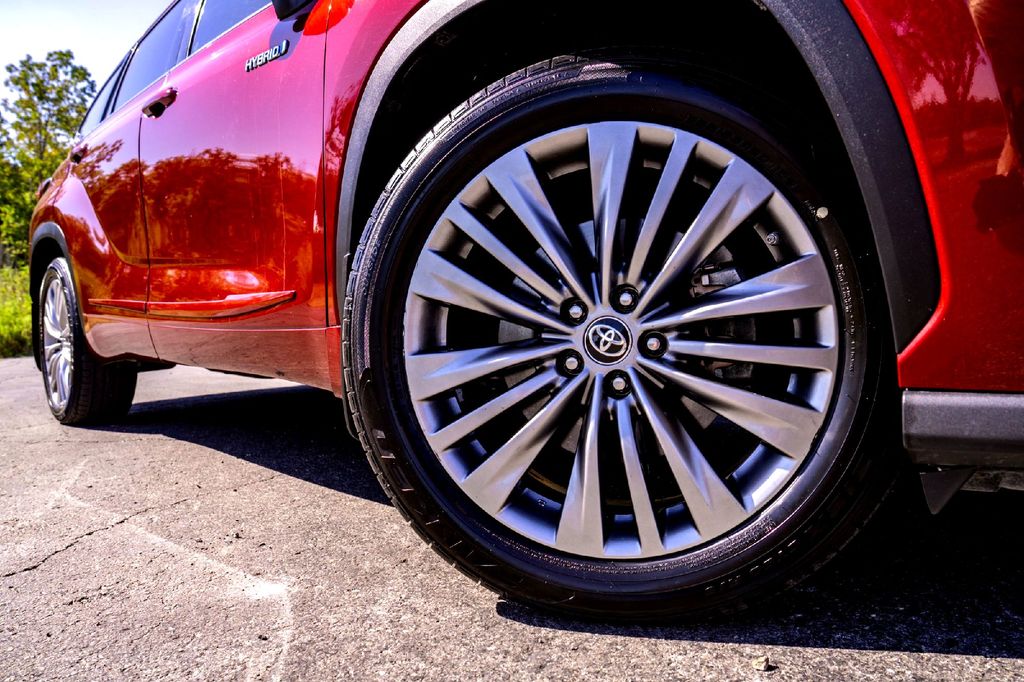 Used Car 2021 Toyota Highlander Hybrid  Platinum For Sale Under $35,000 In Taylor, Texas