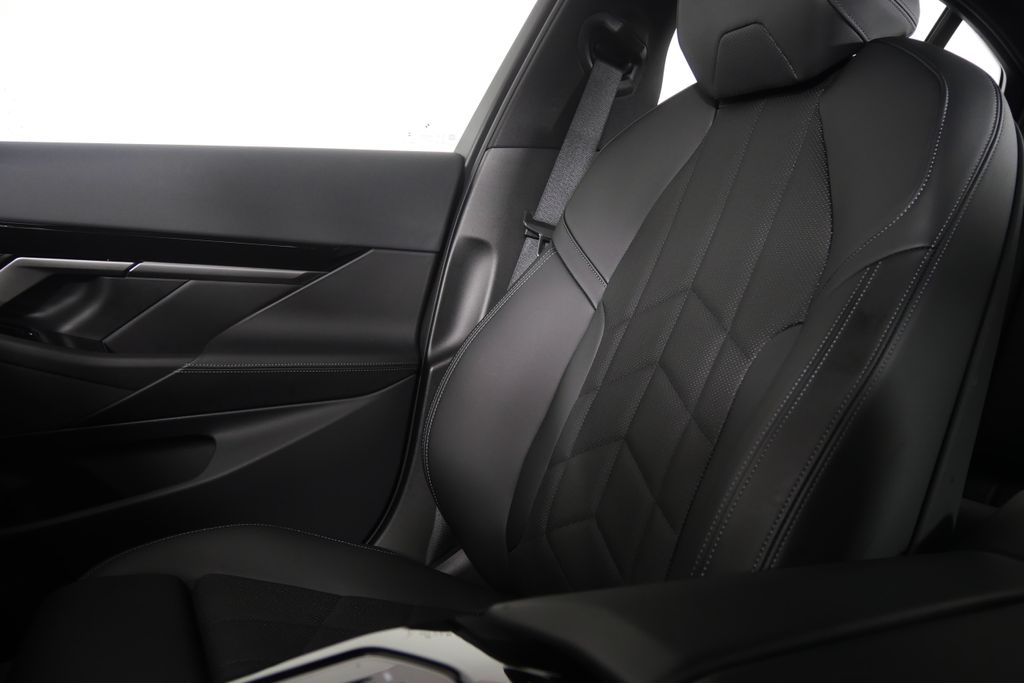 Thumbnail: 2026 BMW 5 Series - 24