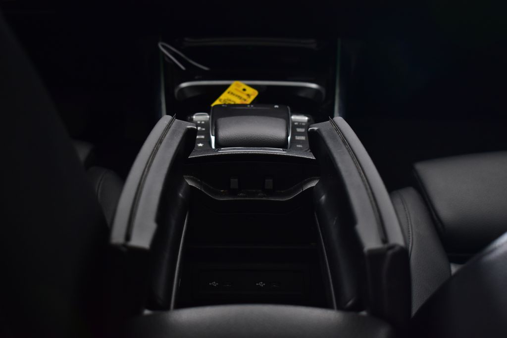 Thumbnail: 2022 Mercedes-Benz GLB - 23