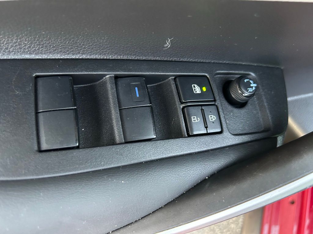 Thumbnail: 2022 Toyota Corolla - 16