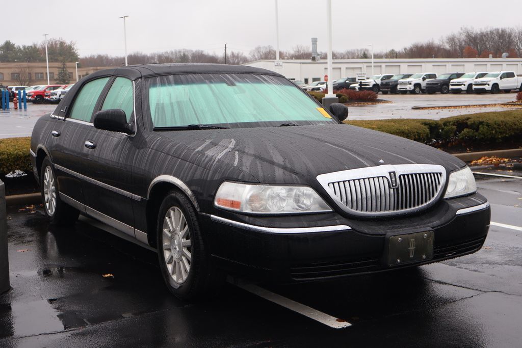 Thumbnail: 2004 Lincoln Town Car - 3