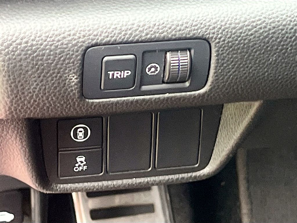 Used 2021  Honda Sport image 10