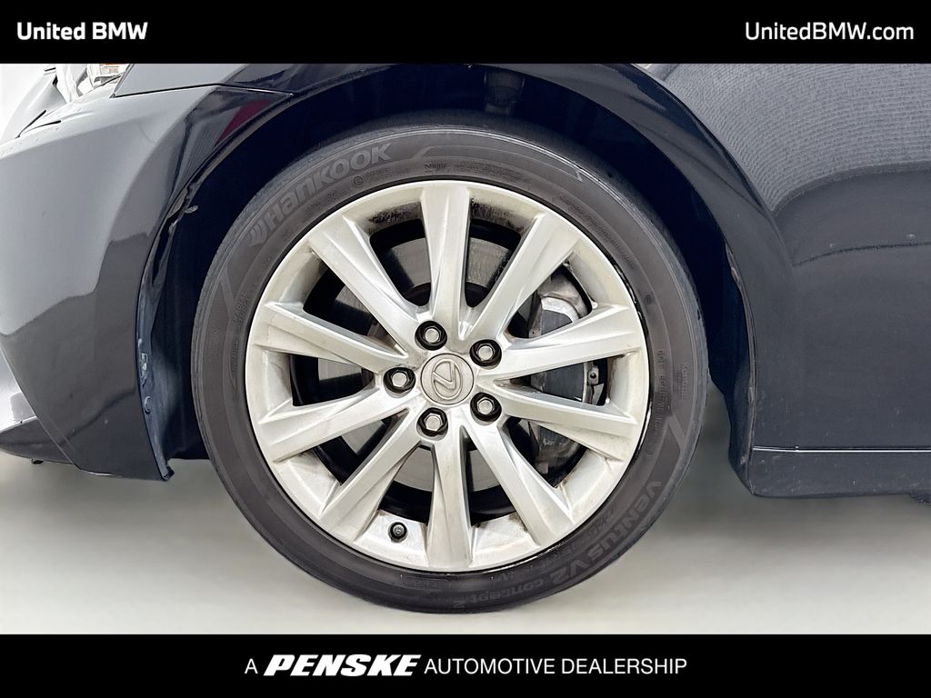 Thumbnail: 2016 Lexus IS - 2