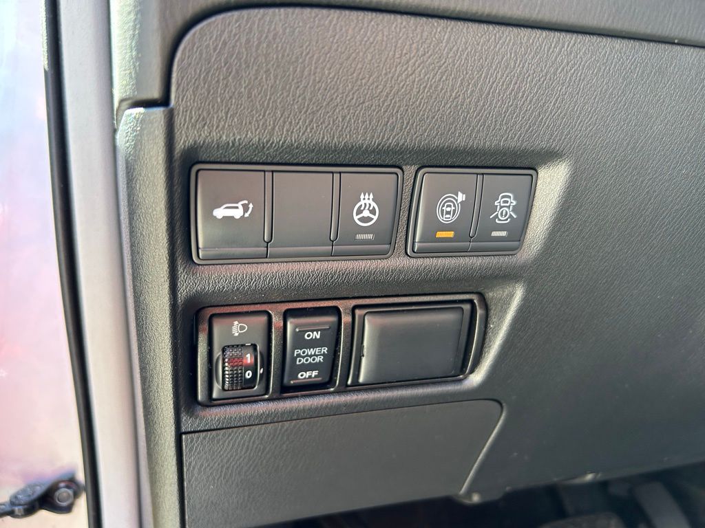 Thumbnail: 2019 Nissan Armada - 21