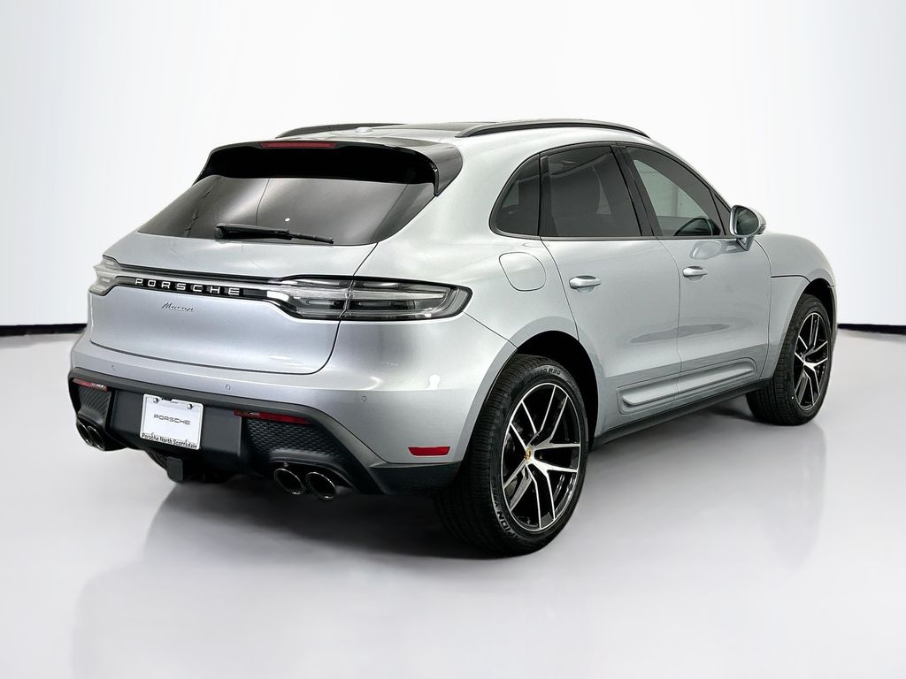 Thumbnail: 2026 Porsche Macan - 7