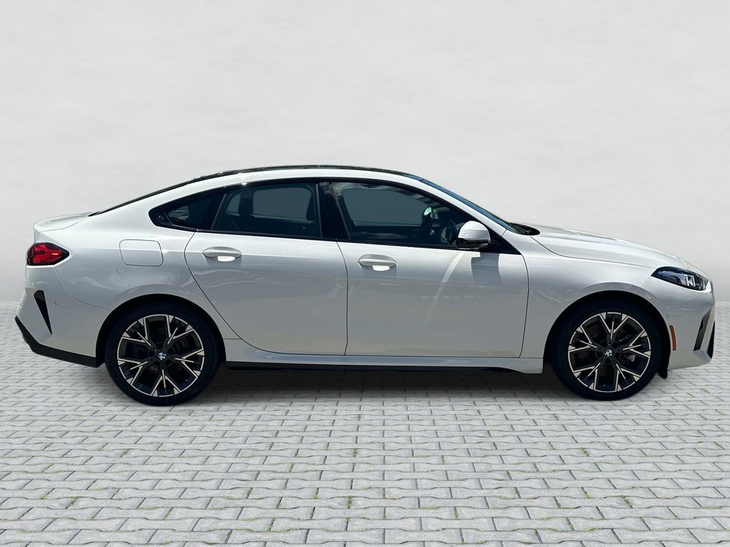 Thumbnail: 2025 BMW 2 Series - 4