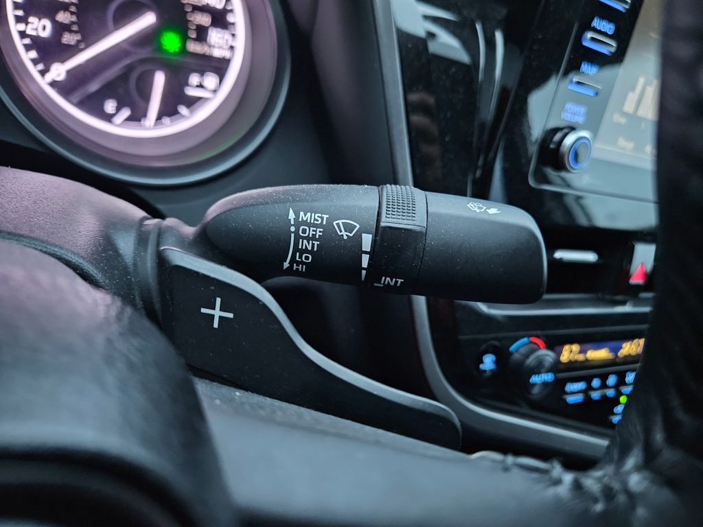 2022 Toyota Camry SE 21