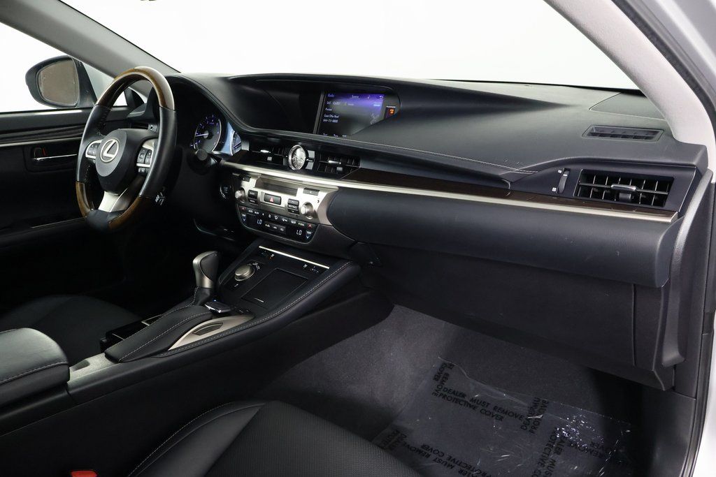 Thumbnail: 2018 Lexus ES - 9
