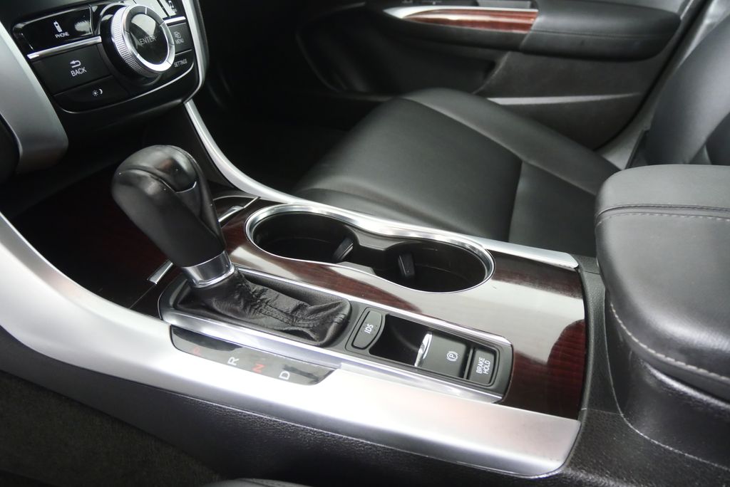 Thumbnail: 2015 Acura TLX - 17