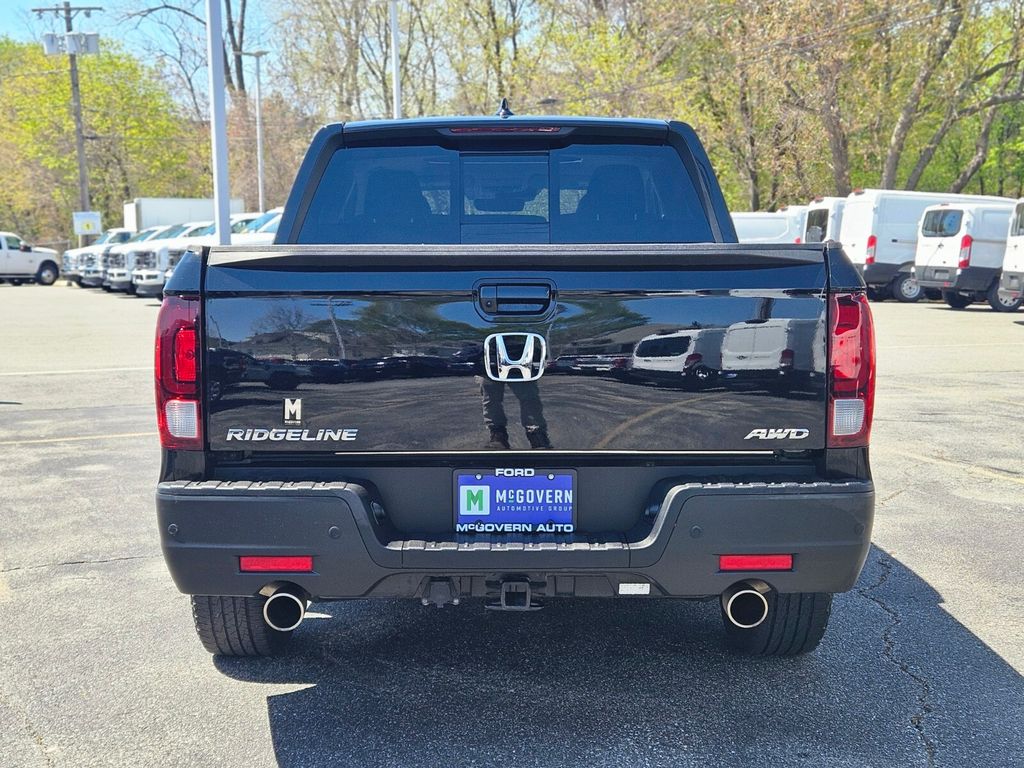 View vehicle photo 5