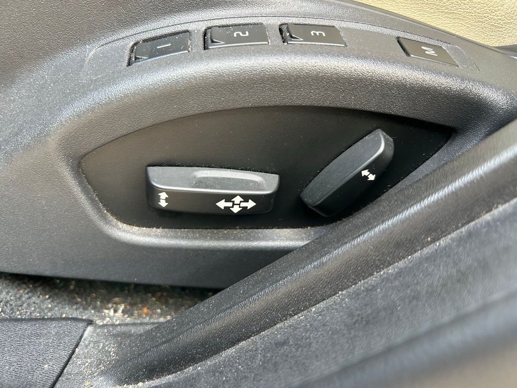 Thumbnail: 2016 Volvo S60 - 16