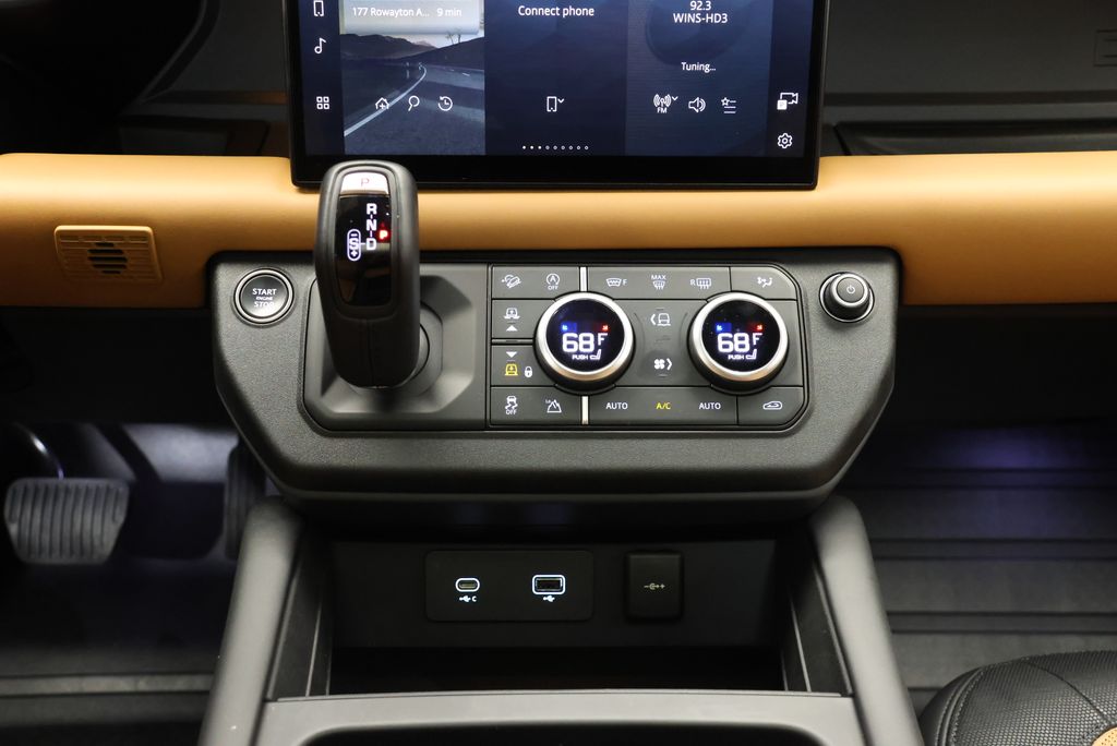 Thumbnail: 2024 Land Rover Defender - 24