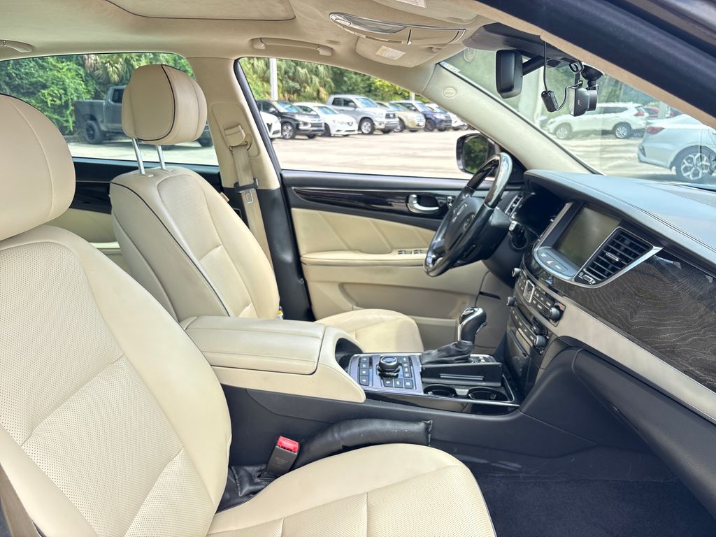Used 2015 Gray Hyundai Signature image 29