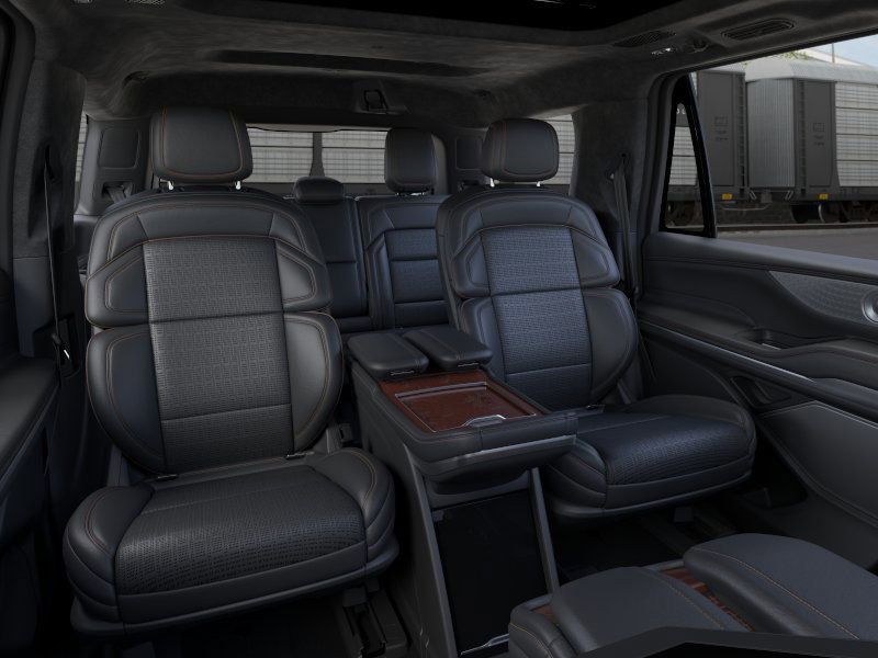 Thumbnail: 2025 Lincoln Navigator - 11