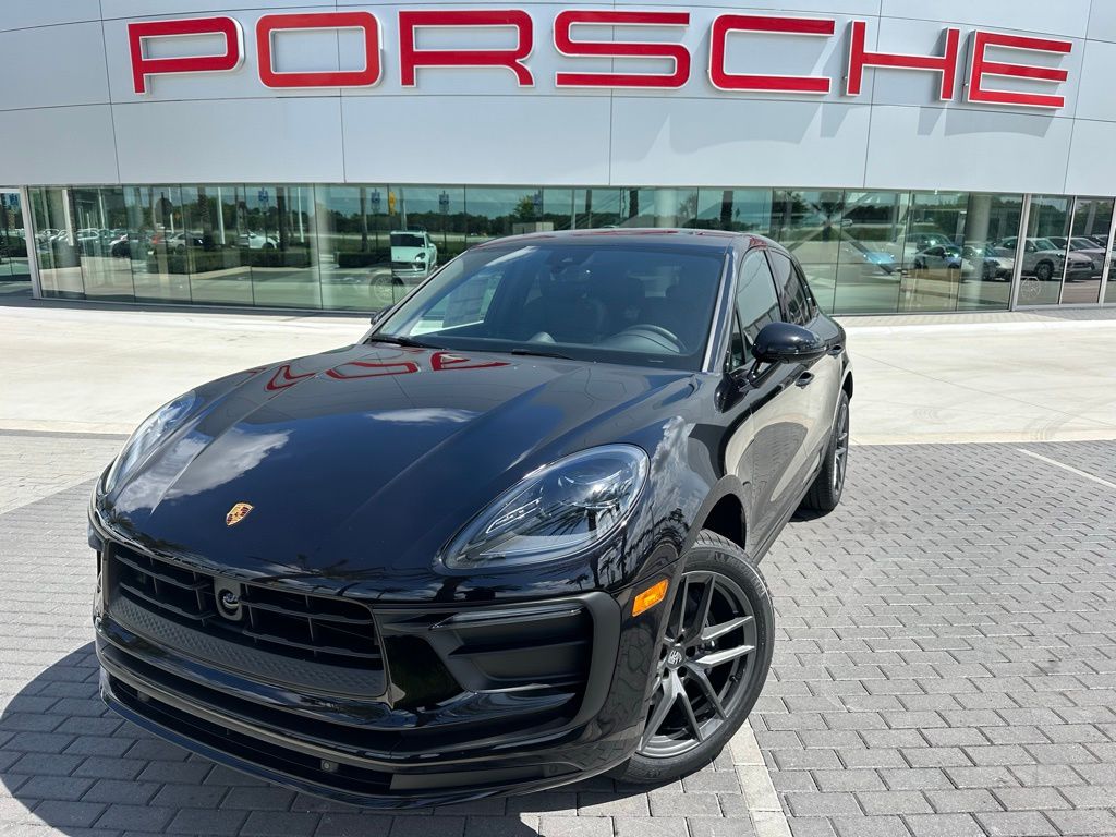 Thumbnail: 2025 Porsche Macan - 1