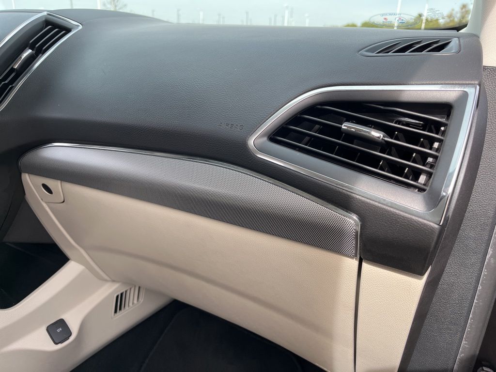 Thumbnail: 2022 Ford Edge - 31