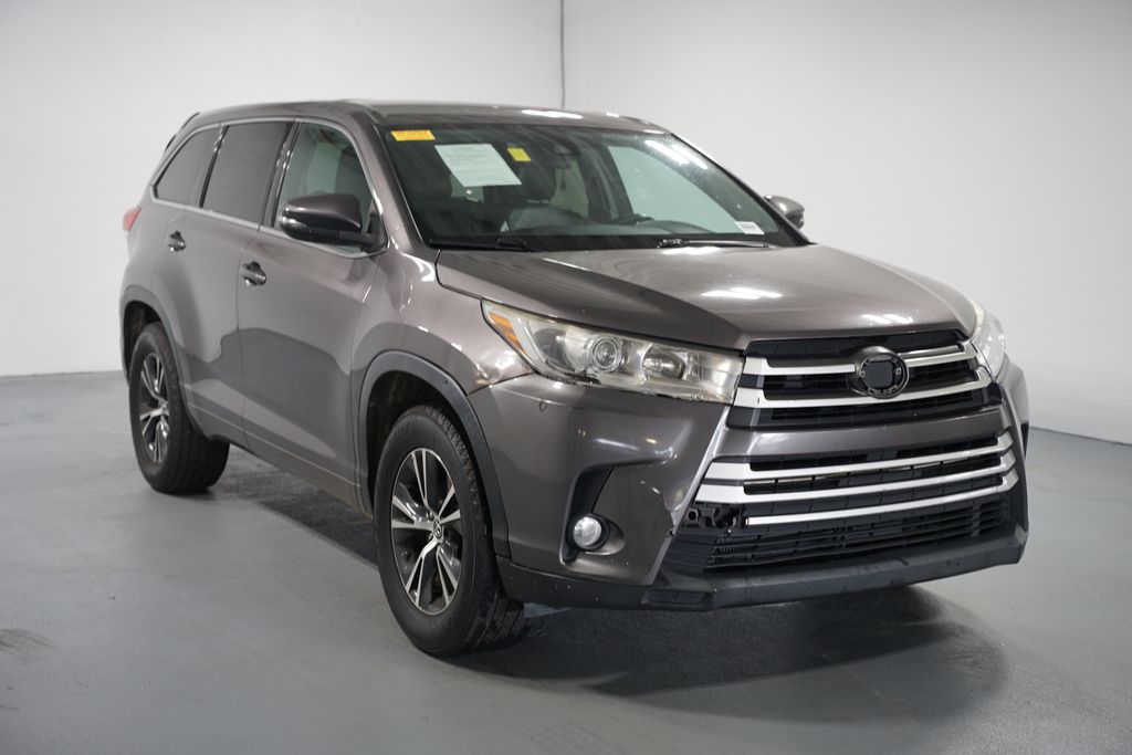 Thumbnail: 2017 Toyota Highlander - 3