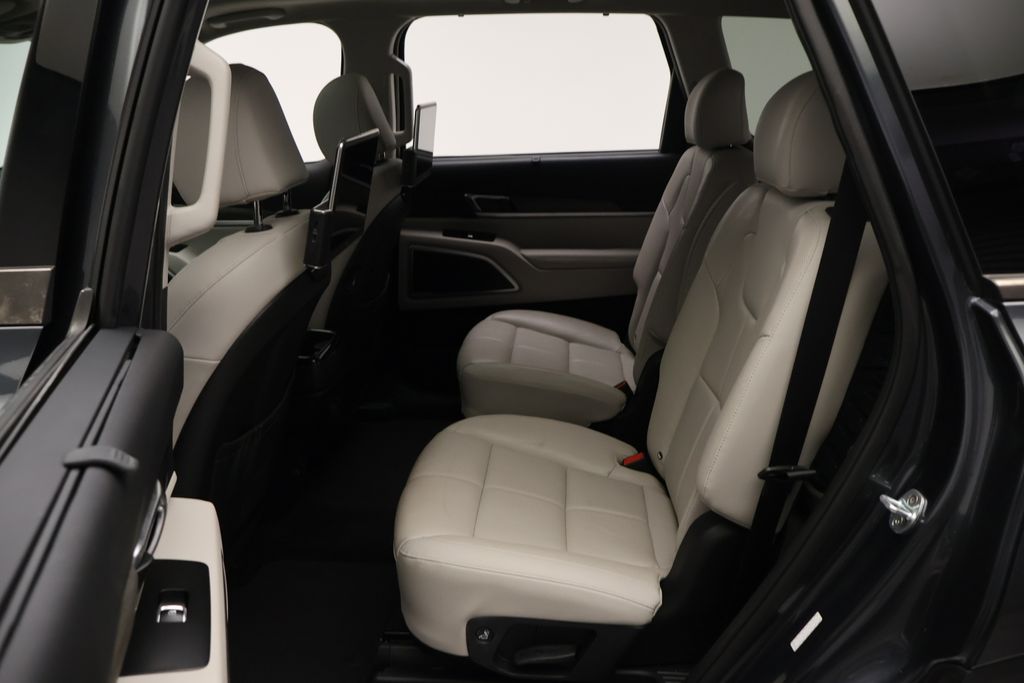 Thumbnail: 2022 Kia Telluride - 19